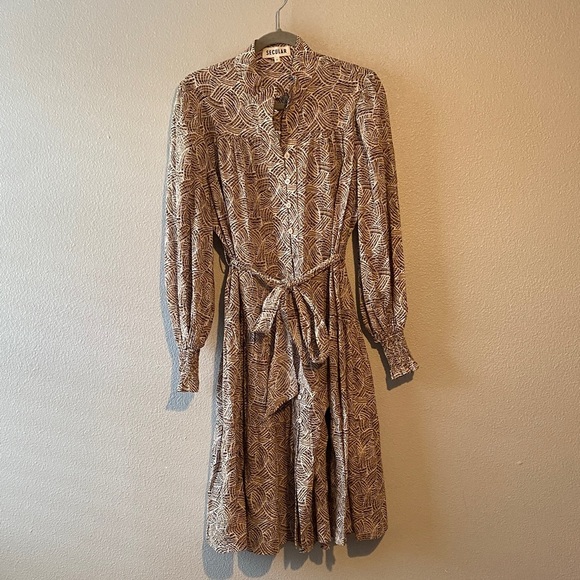 Secular Jolie Dress - Picture 2 of 5